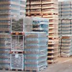 Histoire d'Univerre: chaîne de lavage automatisée Univerre: Acquisition d’une nouvelle chaîne de lavage automatisée d’une capacité de 24 millions de bouteilles Agrandissement de la halle de stockage.