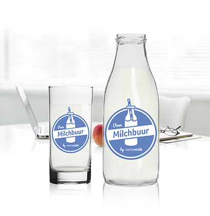 Milch in Glasflaschen