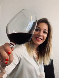 The tester of the wine glass Amélie Cuhat