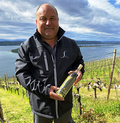 Bouteille de vin personnalisée In Chasselas We Trust pour Stämpfli-Wy