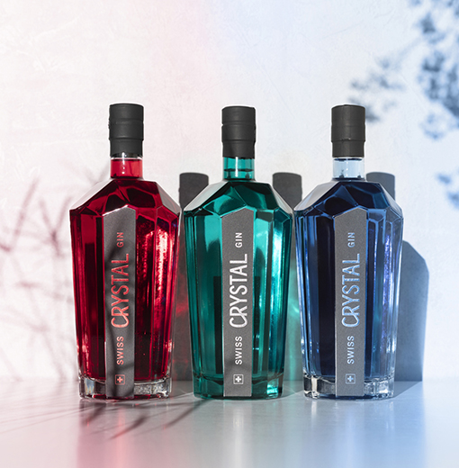 Un packaging design hors du commun pour une bouteille de gin : Crystal Gin ©www.michariechsteiner.ch