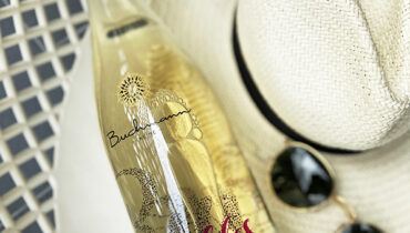 Personalised champagne bottle Bubbles ©Buchmann Weine