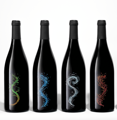 Bouteilles de vin avec impression numérique et sérigraphie en plusieurs couleurs.