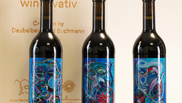 Le bottiglie di vino stampate in digitale di Buchmann Weine sono un perfetto esempio di personalizzazione innovativa delle bottiglie di vino.