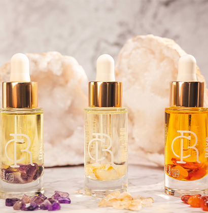 In recent years, a remarkable trend has emerged in the beauty industry: Craft Cosmetics. Here are the three bottles from Rêvolistic Cosmetics. © Photo Rêvolistic Cosmetics