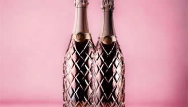 Difference between champagne bottle and sparkling wine
